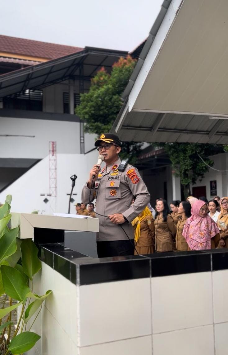 Kapolsek Sunggal Ajak Siswa Hidup Disiplin