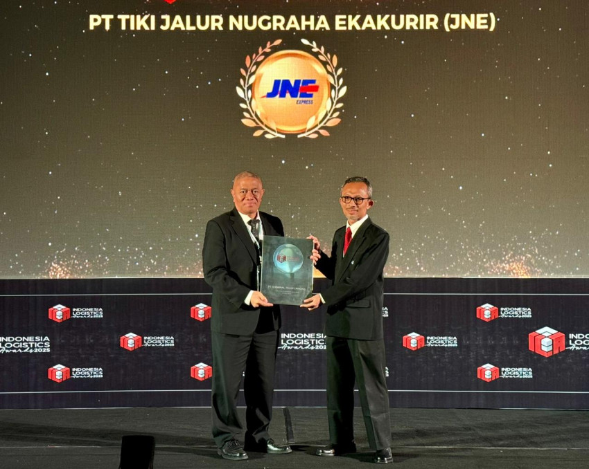 JNE Kembali Raih Penghargaan Courier of The Year di Indonesia Logistics Awards 2025
