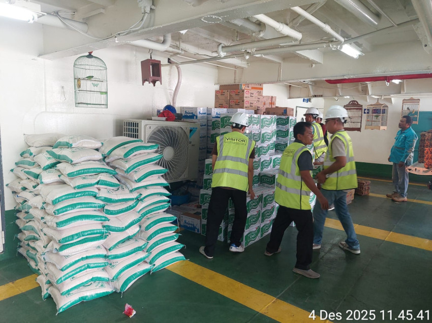 PTP Nonpetikemas Salurkan Bantuan TJSL bagi Korban Banjir di Aceh, Sumut, dan Sumbar