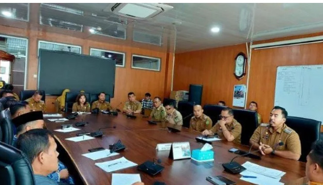 Dalam Rapat DPRD Medan Camat Usulkan Revisi Perda Kepling
