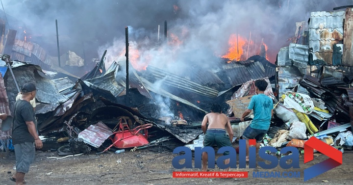 Gudang Barang Bekas di Sidimpuan Ludes Dilahap Sijago Merah