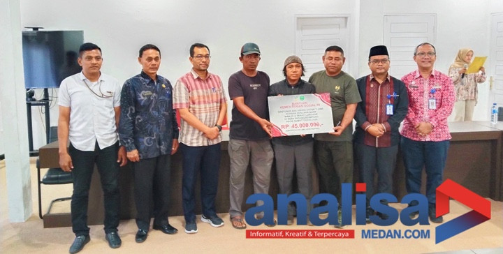 Jelang Idul Adha, Walikota Letnan Serahkan Santunan Bagi Ahli Waris Korban Banjir