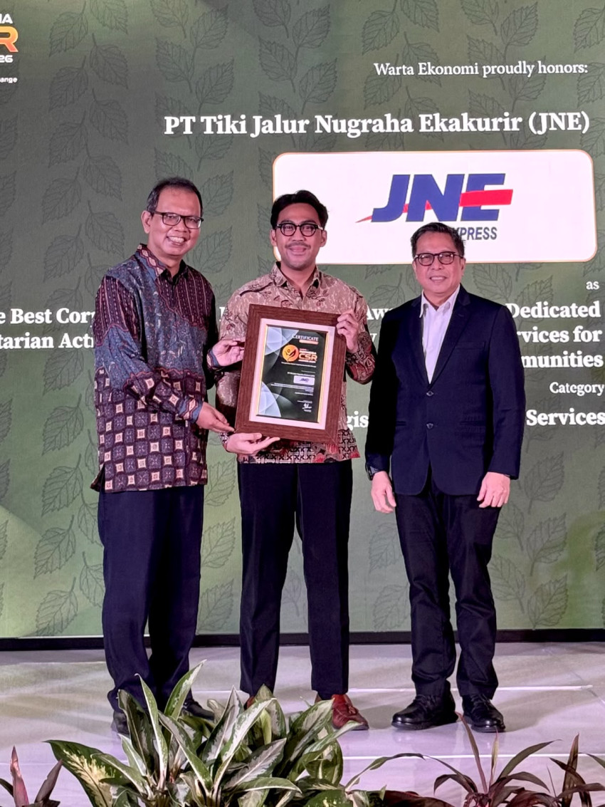 Wujudkan Semangat &lsquo;Connecting Happiness&rsquo;, JNE Raih Penghargaan di Indonesia CSR Awards 2026