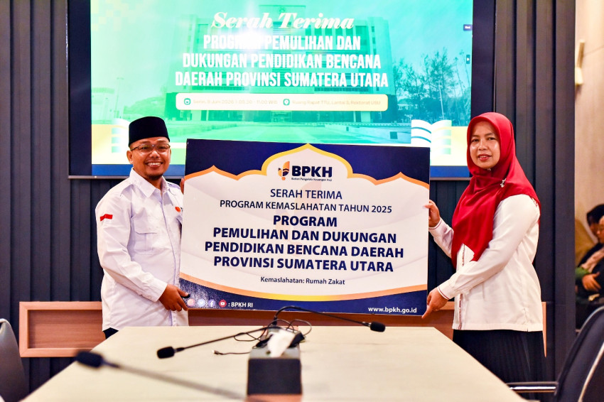 Terima Bantuan BPKH dan Rumah Zakat, Wakil Rektor I USU Pesankan Mahasiswa Jaga Amanah dan Tetap Semangat Kuliah