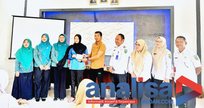 Azkiya, Atlet Muda Peraih Puluhan Medali Emas Terima Penghargaan Dari Kades Pudun Jae Rizki Ibrahim