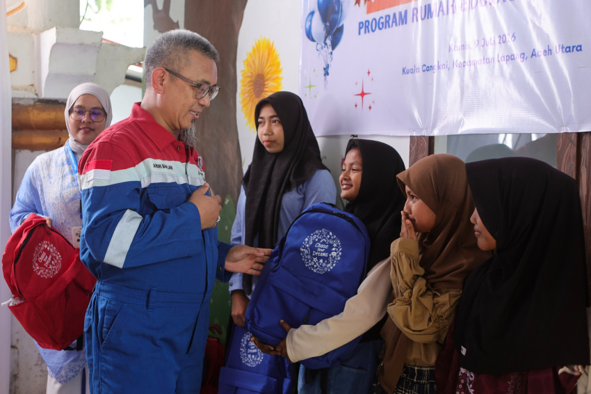 Latih Kesiapsiagaan, PHE NSO Edukasi Anak Desa Kuala Cangkoi Tanggap Bencana