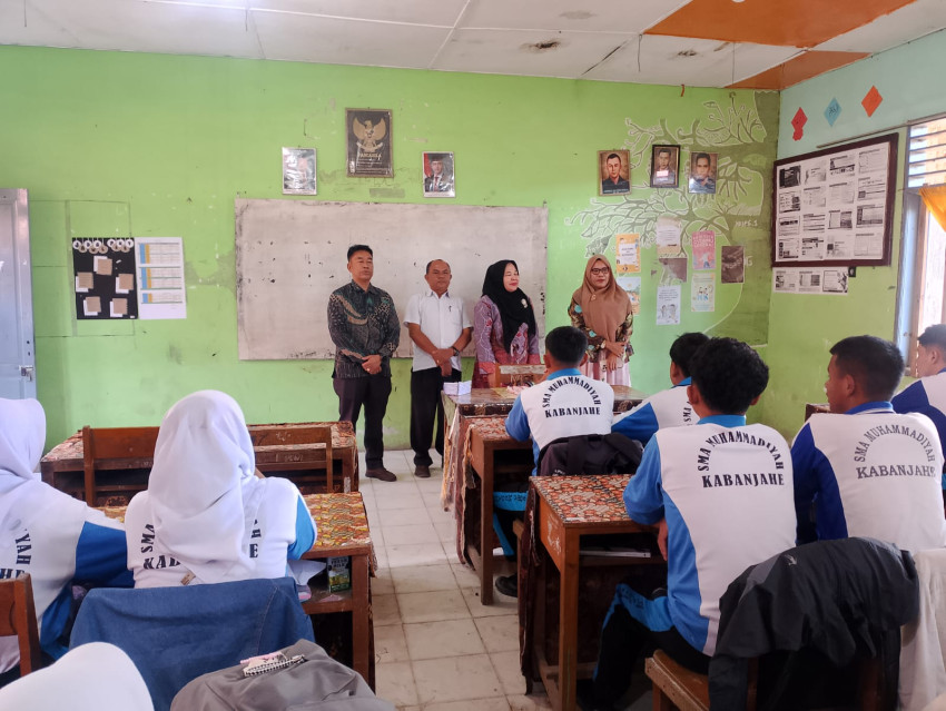 FKM UINSU Sosialisasikan Pendidikan Kesehatan Masyarakat di SMA Muhammadiyah Kabupaten Karo