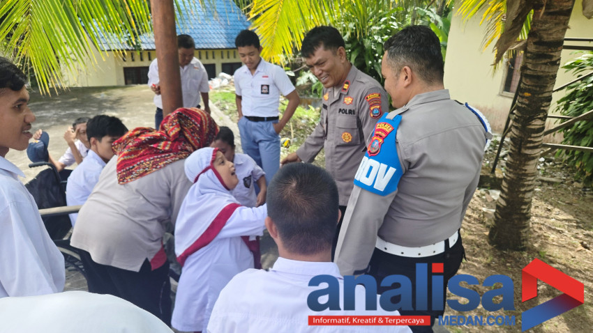 Polisi Sahabat Anak, Kapolsek Hutaimbaru Berbaur Bersama Siswa SLB Sidimpuan