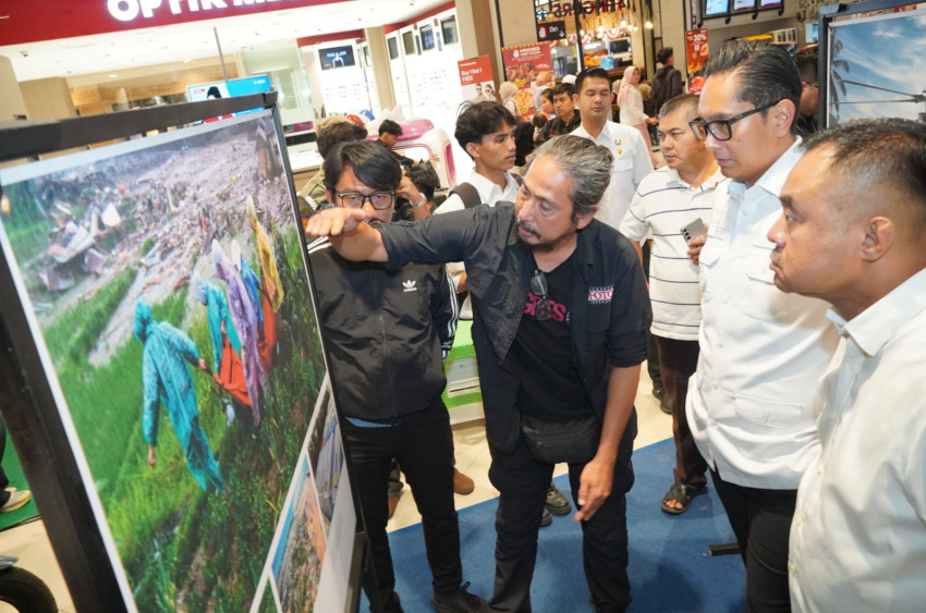Prahara Pulau Emas Hadirkan Foto Bencana Hidrometeorologi Sumatera