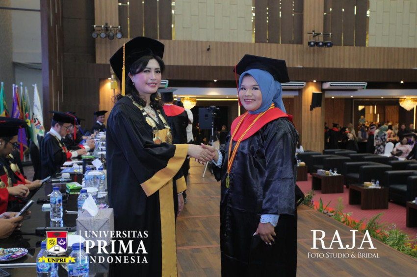 Rektor Chrismis: Jadilah Lulusan Adaptif di Era AI, Jangan Berhenti pada Gelar Sarjana