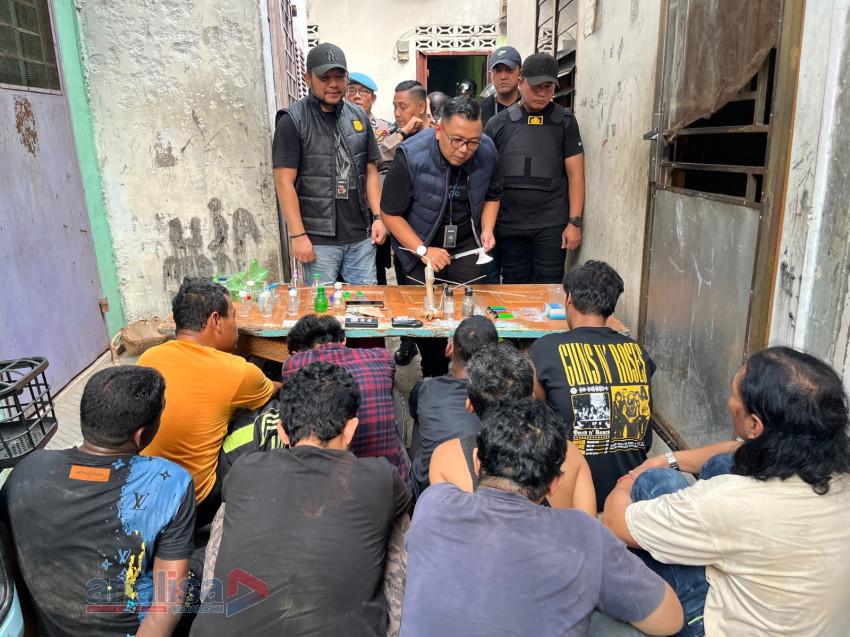Dua Lokasi Diduga Jadi Sarang Narkoba Digerebek, 9 Pria Diamankan