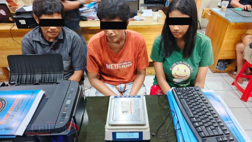 Jual Sabu Lewat Jendela, Tiga Wanita Ditangkap Polisi