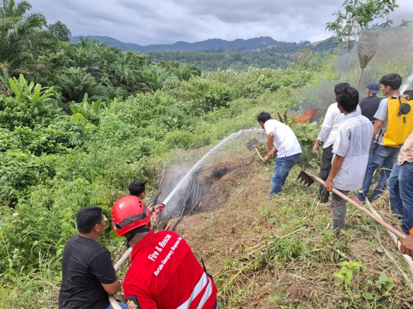 Warga Tapsel Ikuti Simulasi Penanganan Karhutla