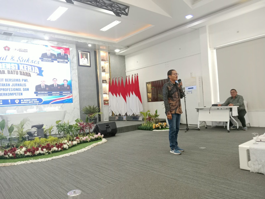 TIM PKM FISIP UMA Optimalisasikan Komunikasi Organisasi dan Penerapan Administrasi Tanpa Kertas di PWI Batubara