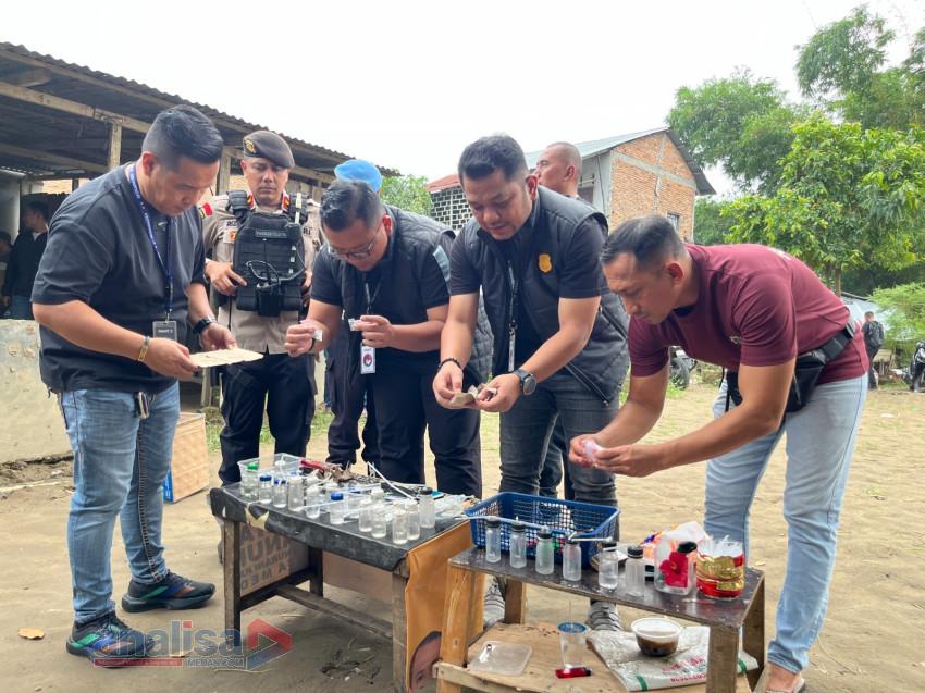Polisi Gerebek Gang Pantai, Sejumlah Paket Sabu dan Ganja Disita